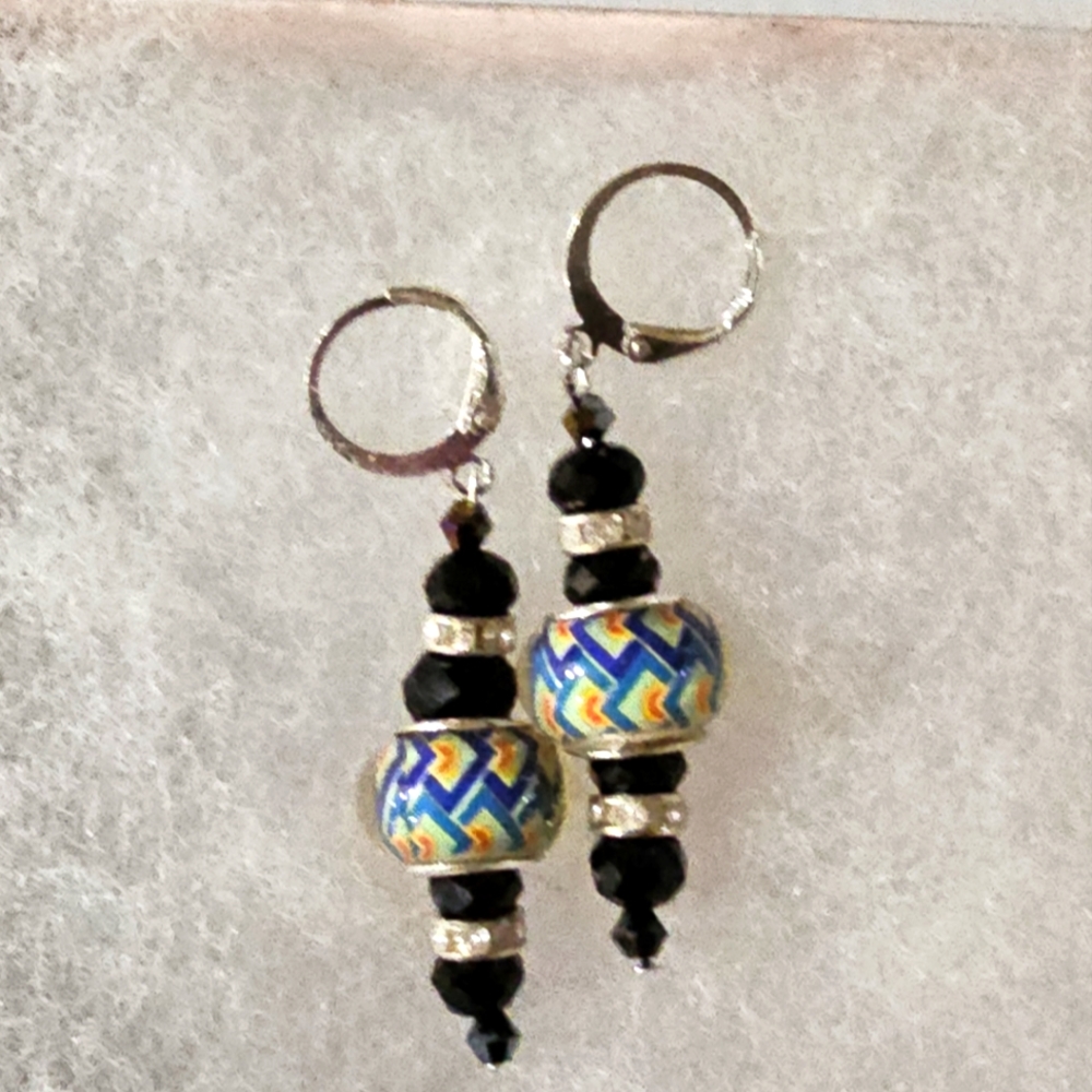 LEVERBACK  ARTESAN DESIGNED MURANO CHARM SWAROVSKI BEAD CRYTAL CRYSTAL SWING...